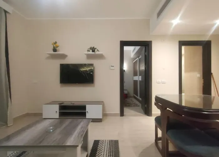 Stylish Superior 1br With Pool Access