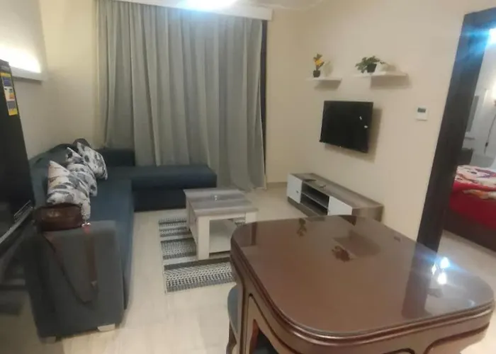 Stylish Superior 1br With Pool Access *